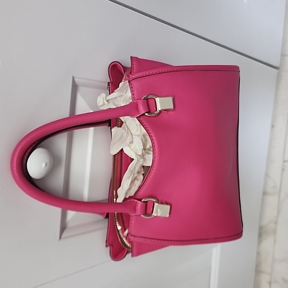 BAG - Picture 2 of 2